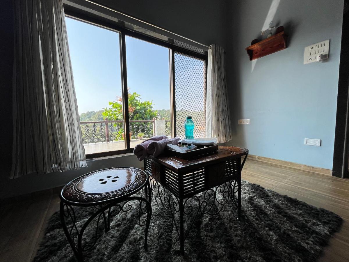 Bed and Breakfast Rutu Enclave Муруд Екстер'єр фото