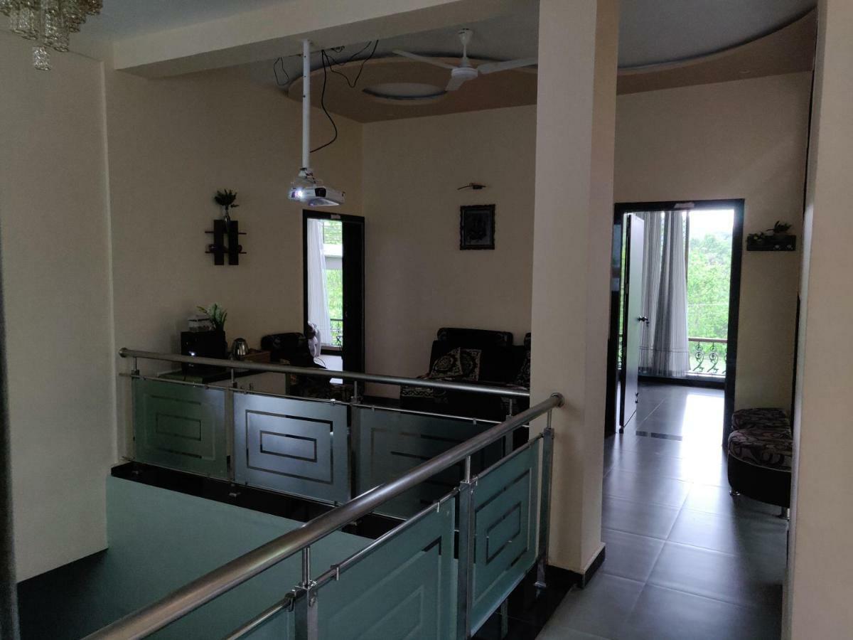 Bed and Breakfast Rutu Enclave Муруд Екстер'єр фото